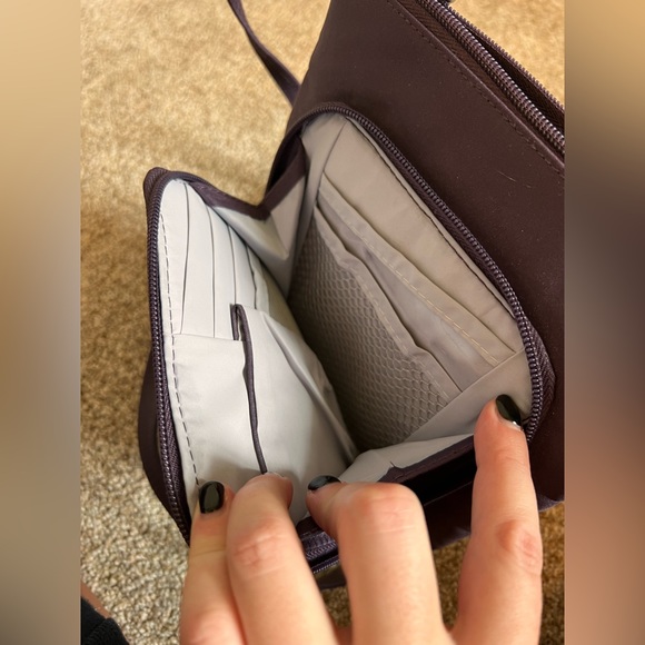 Travelon crossbody purse. Black. - Picture 2 of 4